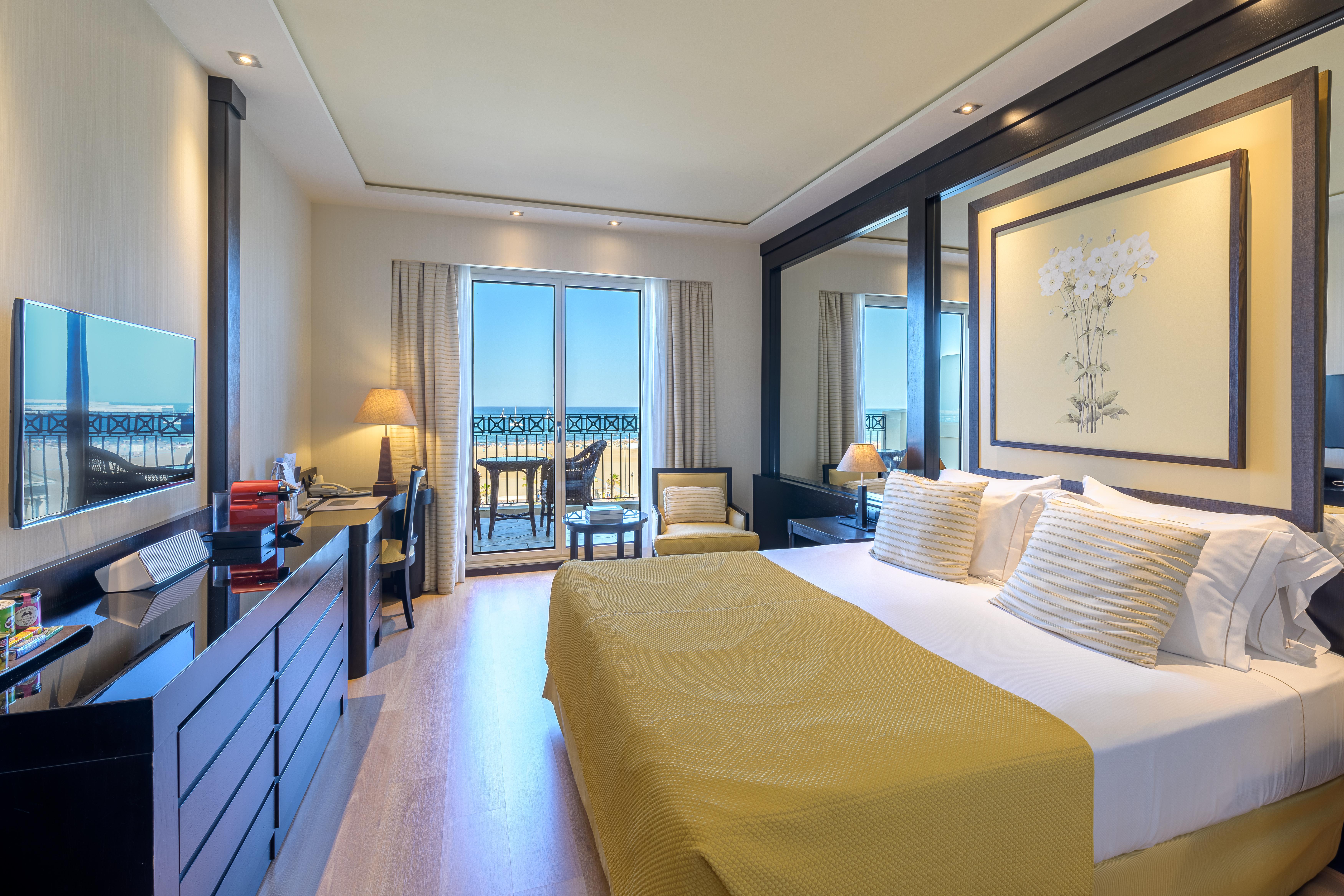 Las Arenas Balneario Resort Valencia Bagian luar foto Deluxe room
