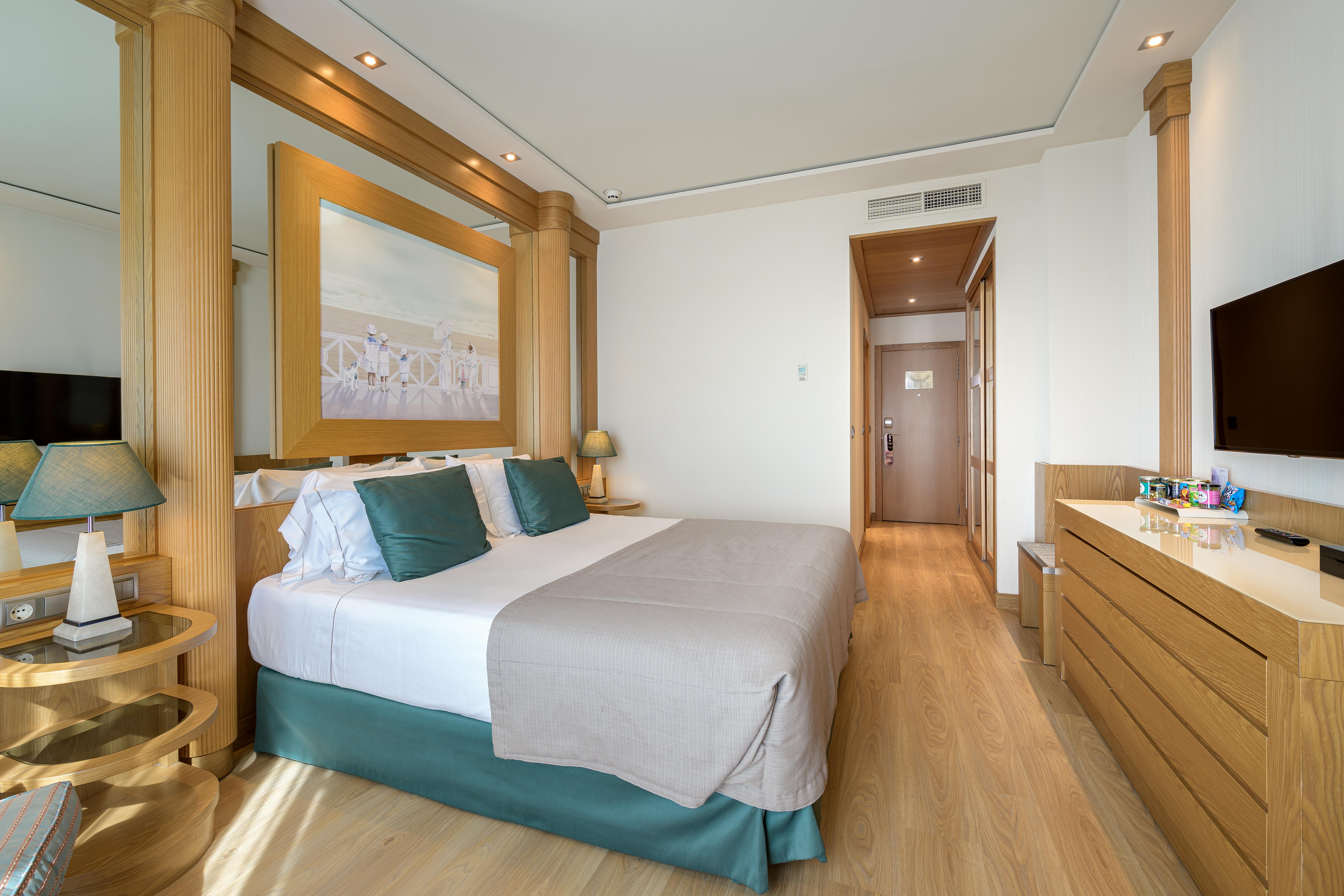 Las Arenas Balneario Resort Valencia Bagian luar foto Deluxe room