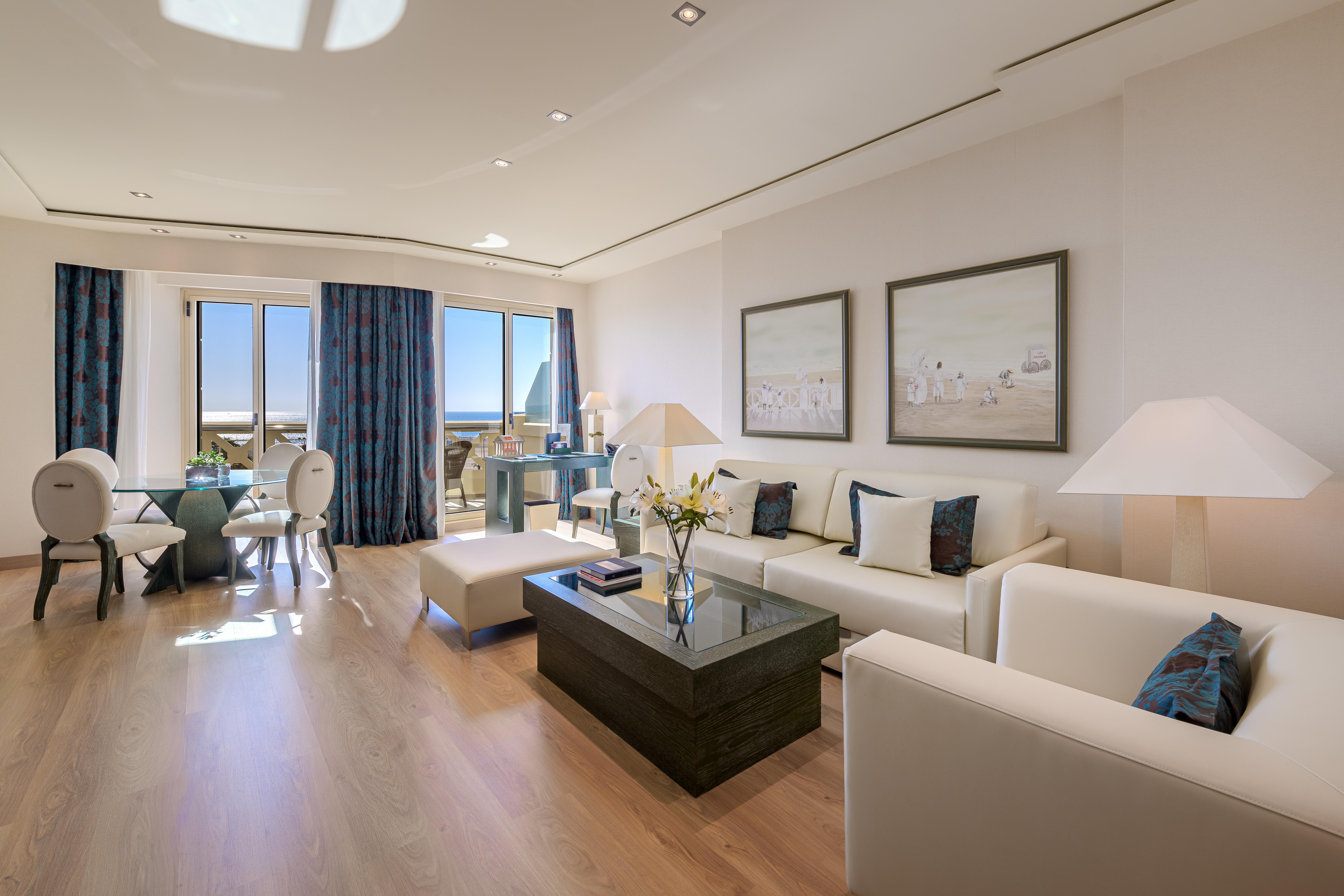 Las Arenas Balneario Resort Valencia Bagian luar foto A living room
