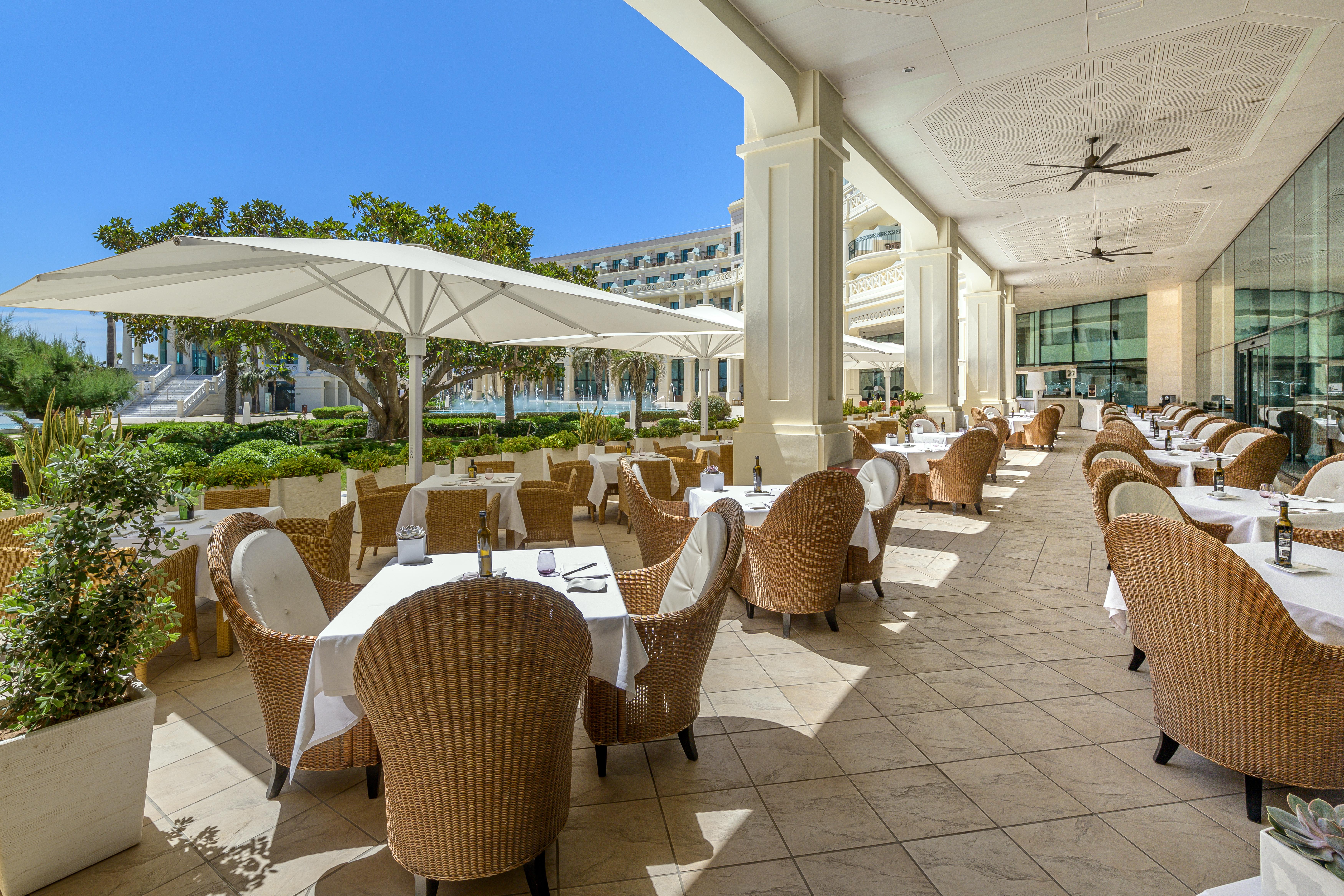Las Arenas Balneario Resort Valencia Bagian luar foto The Terrace