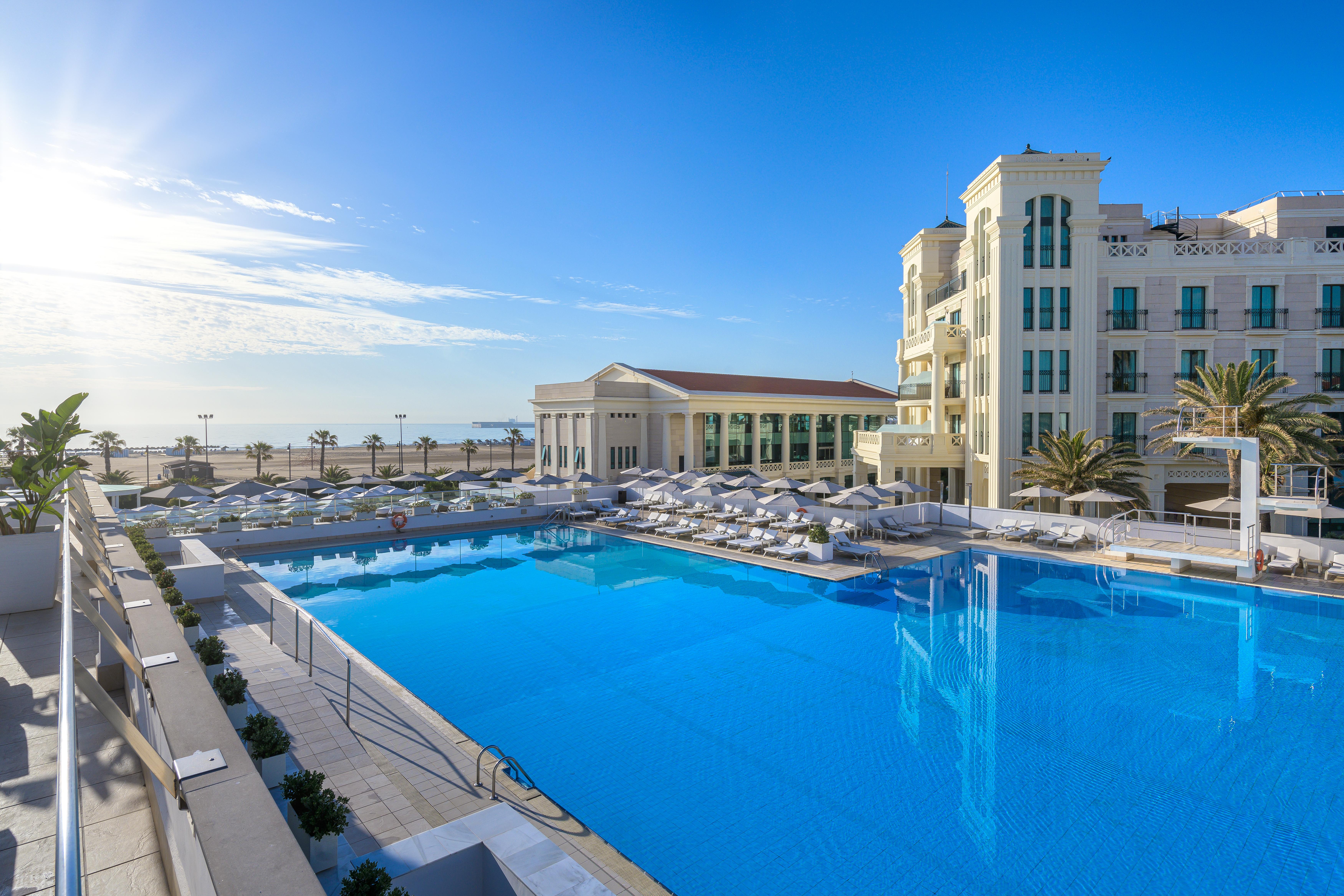 Las Arenas Balneario Resort Valencia Bagian luar foto The Westin La Paloma