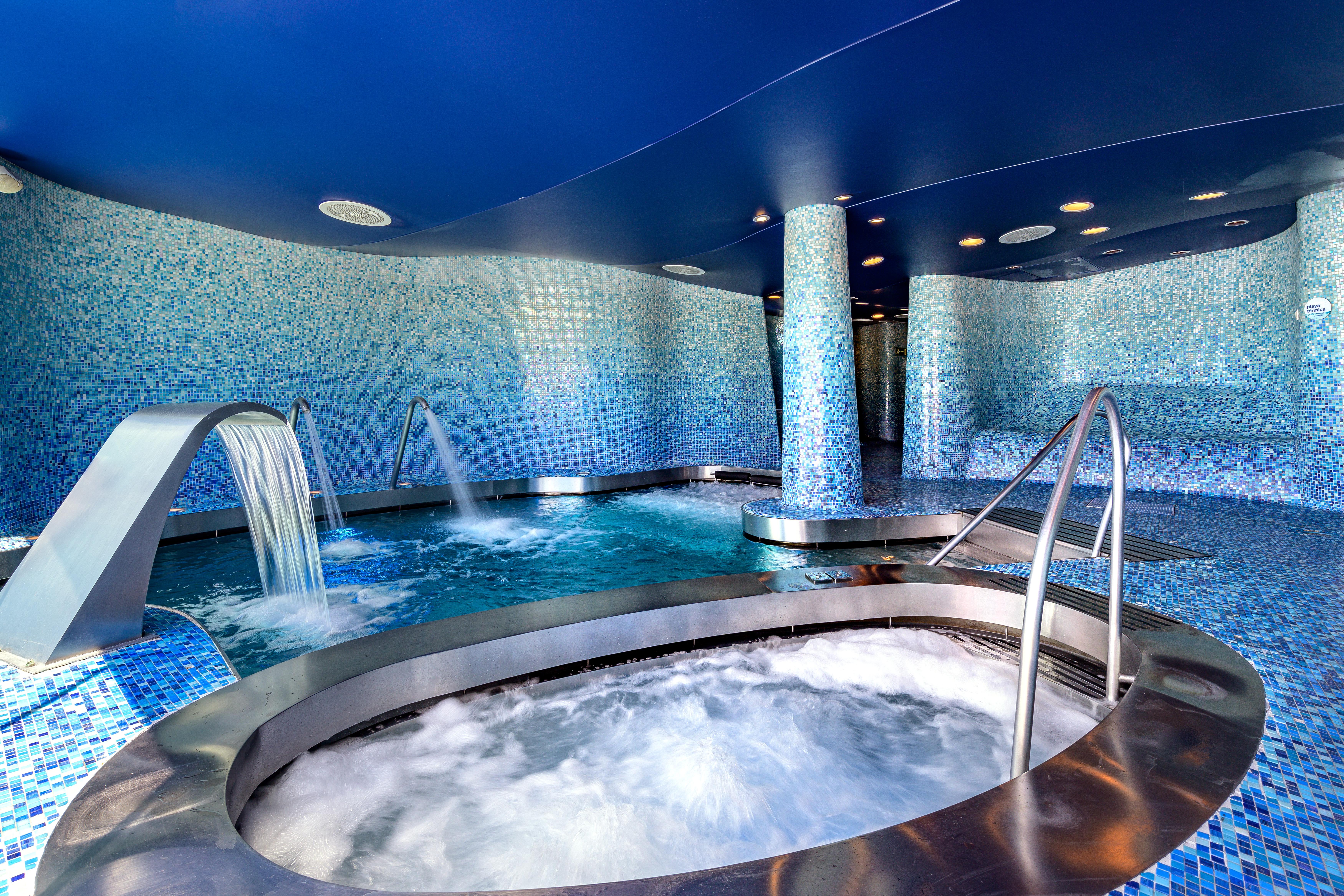 Las Arenas Balneario Resort Valencia Bagian luar foto The Blue Lagoon