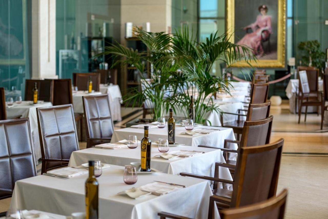 Las Arenas Balneario Resort Valencia Bagian luar foto Restaurant
