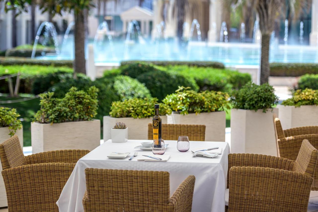 Las Arenas Balneario Resort Valencia Bagian luar foto The Pool Bar